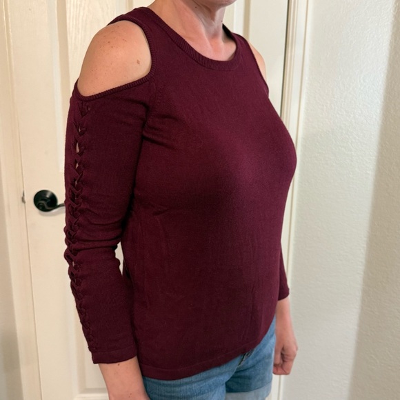 Pink Republic Sweater with open Shoulders size Medium - Picture 10 of 10